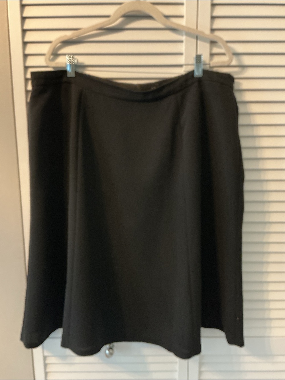 Jones Studio Black A-Line Skirt with Gentle Flare